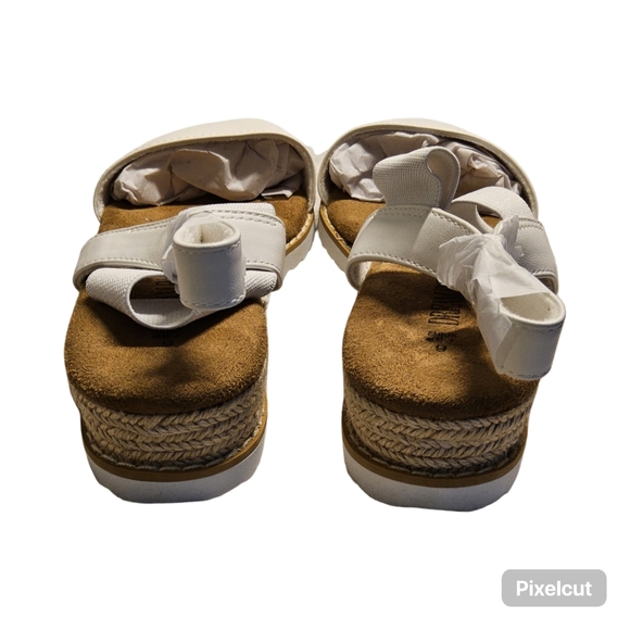 NWOT Dream Pairs White Sandals with Ankle Strap Size 9 - Picture 6 of 8
